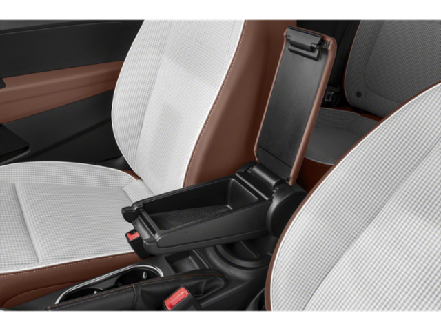 2017 Volkswagen Beetle 1.8T Classic Hatchback 2D