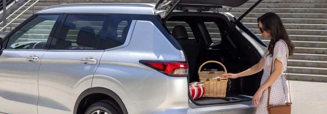 2024 Mitsubishi Outlander Cargo Area with Rear Liftgate Up
