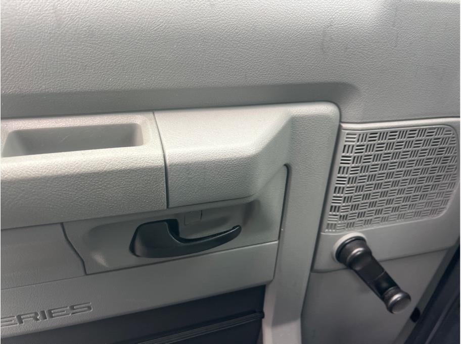 2012 Ford E150 Passenger XL Van 3D