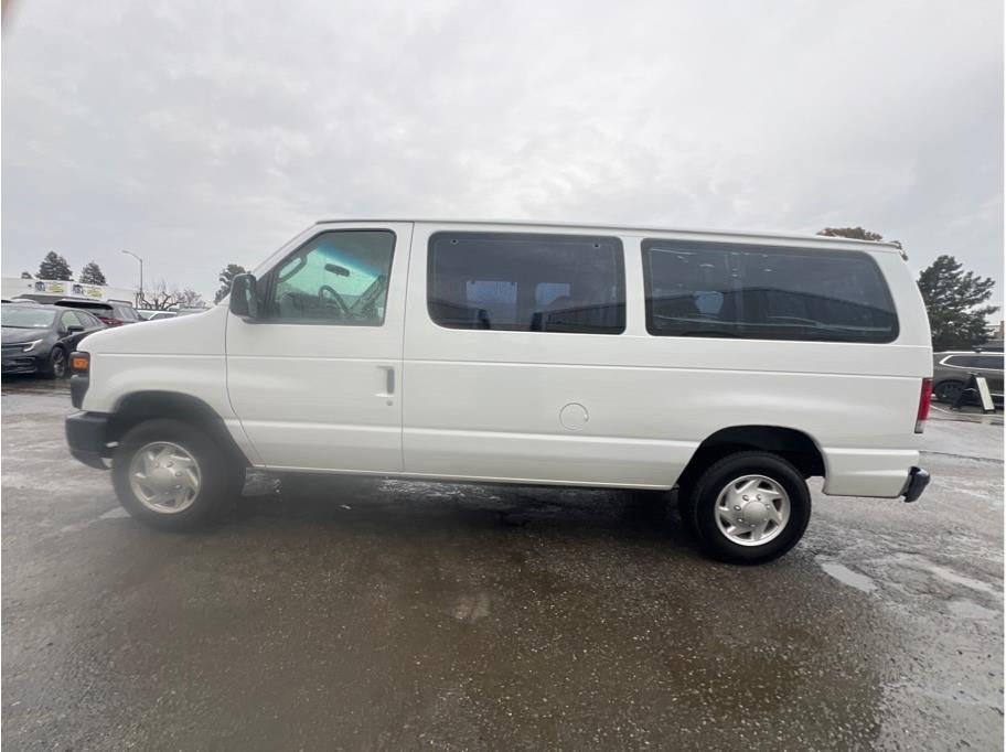 2012 Ford E150 Passenger XL Van 3D
