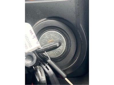 2013 Nissan Titan Crew Cab SV Pickup 4D 5 1/2 ft