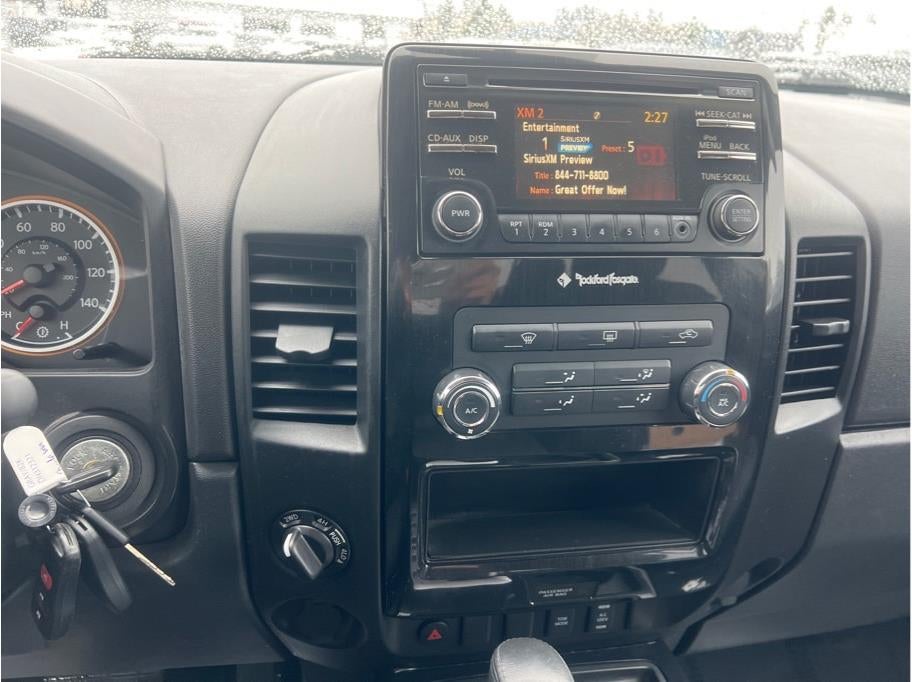 2013 Nissan Titan Crew Cab SV Pickup 4D 5 1/2 ft