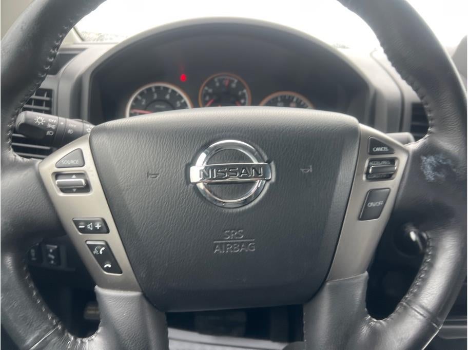 2013 Nissan Titan Crew Cab SV Pickup 4D 5 1/2 ft