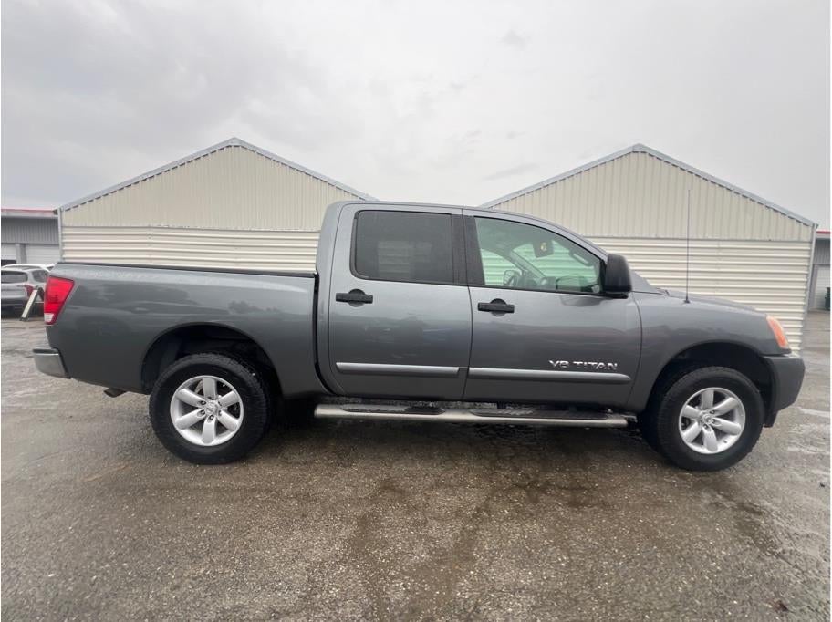 2013 Nissan Titan Crew Cab SV Pickup 4D 5 1/2 ft