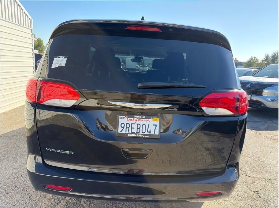 2023 Chrysler Voyager LX Van 4D