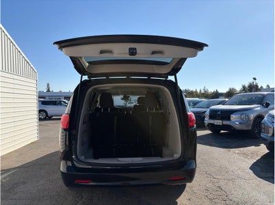 2023 Chrysler Voyager LX Van 4D