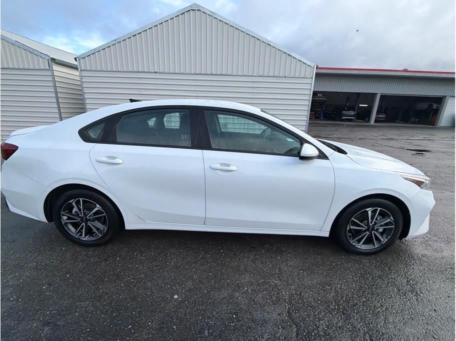 2023 Kia Forte LXS Sedan 4D