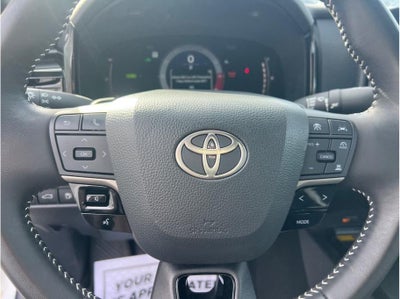 2025 Toyota Camry SE Sedan 4D