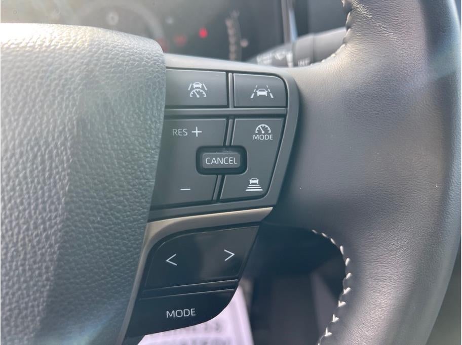 2025 Toyota Camry SE Sedan 4D