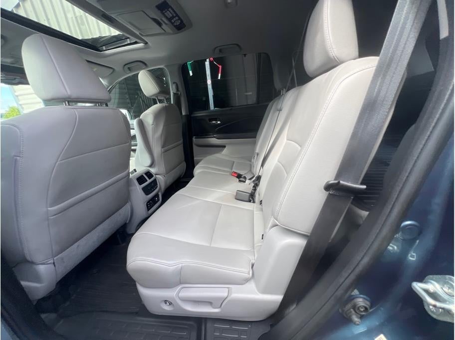 2016 Honda Pilot Touring Sport Utility 4D