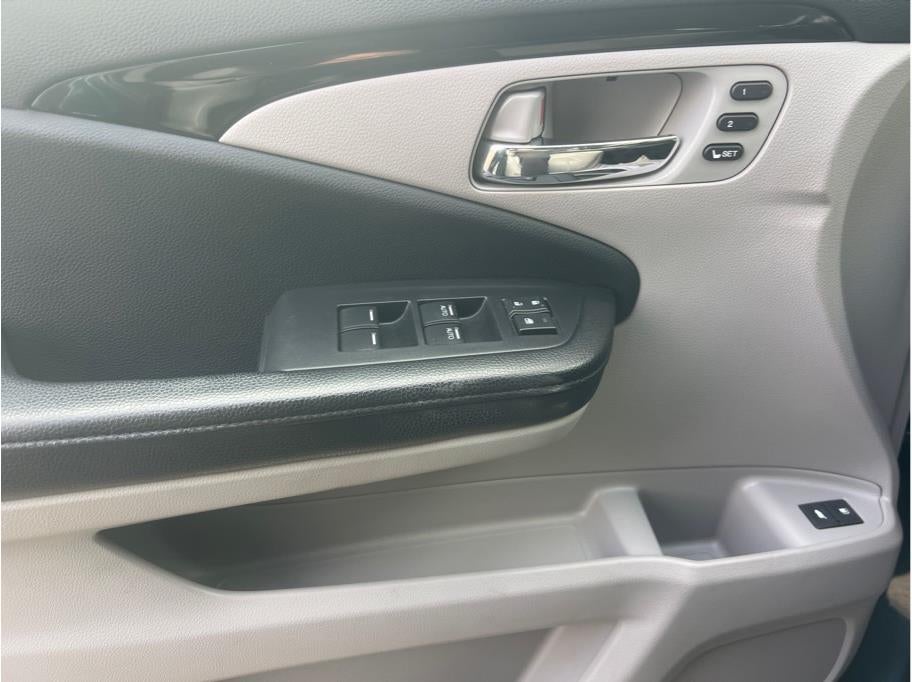 2016 Honda Pilot Touring Sport Utility 4D
