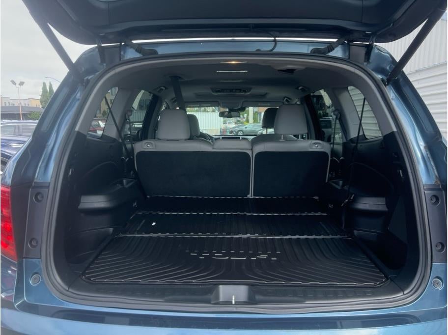 2016 Honda Pilot Touring Sport Utility 4D
