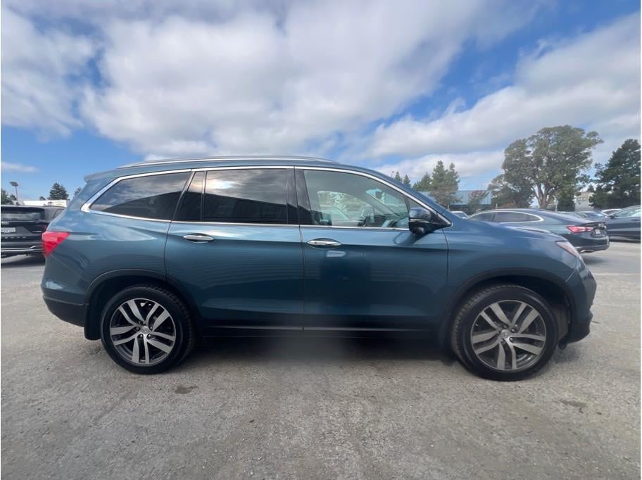 2016 Honda Pilot Touring Sport Utility 4D