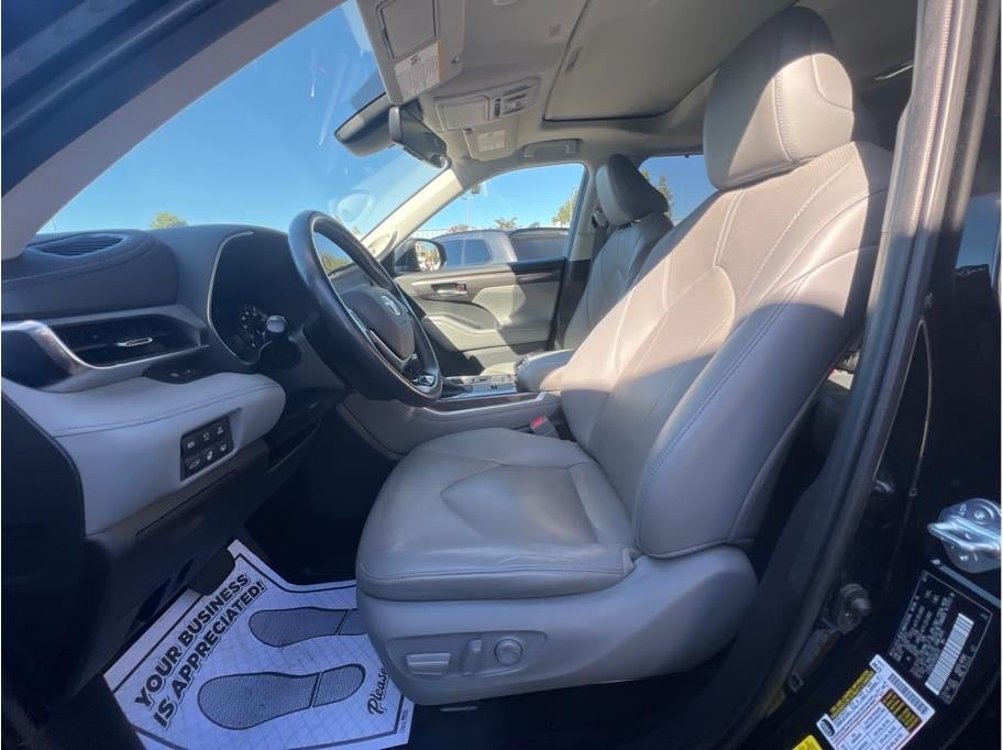 2021 Toyota Highlander Hybrid Limited Sport Utility 4D