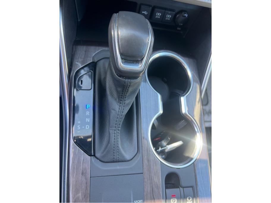 2021 Toyota Highlander Hybrid Limited Sport Utility 4D
