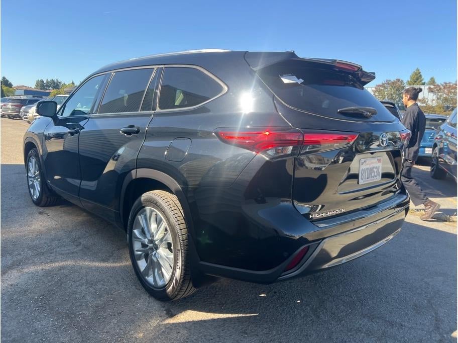 2021 Toyota Highlander Hybrid Limited Sport Utility 4D