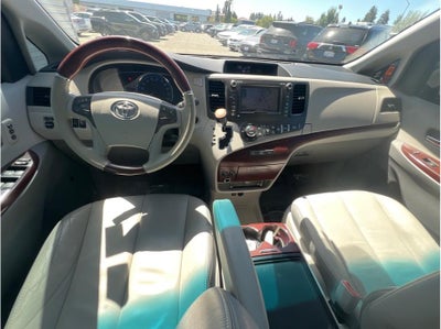 2013 Toyota Sienna Limited Minivan 4D