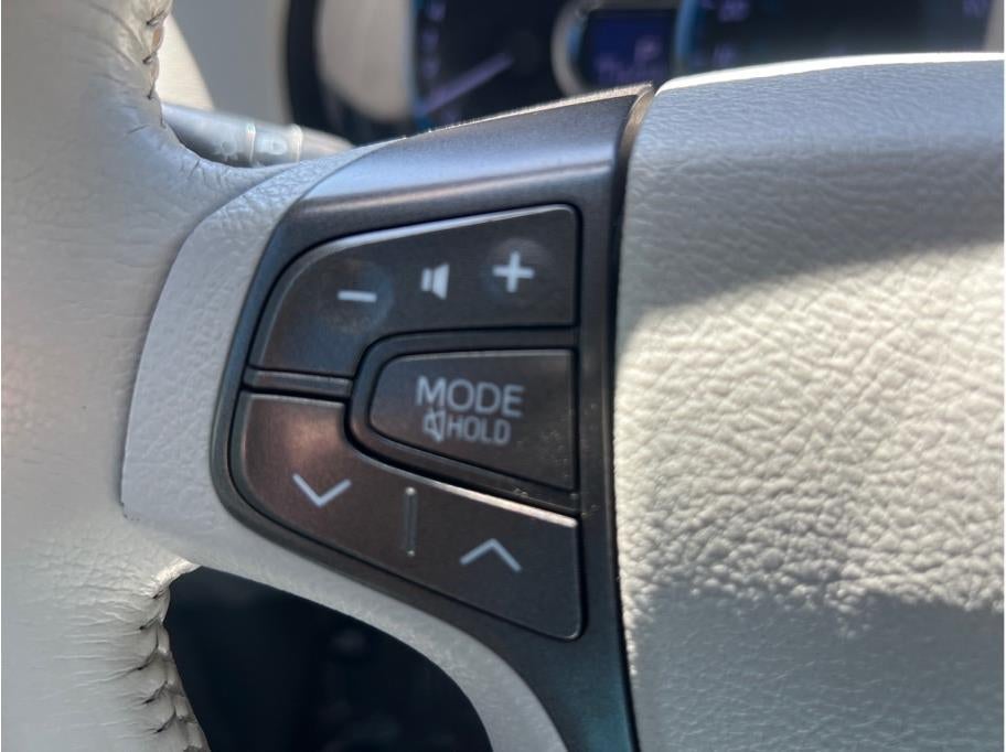 2013 Toyota Sienna Limited Minivan 4D