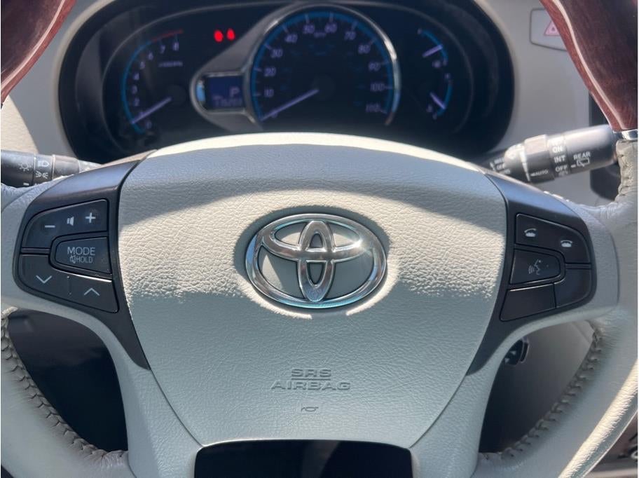 2013 Toyota Sienna Limited Minivan 4D