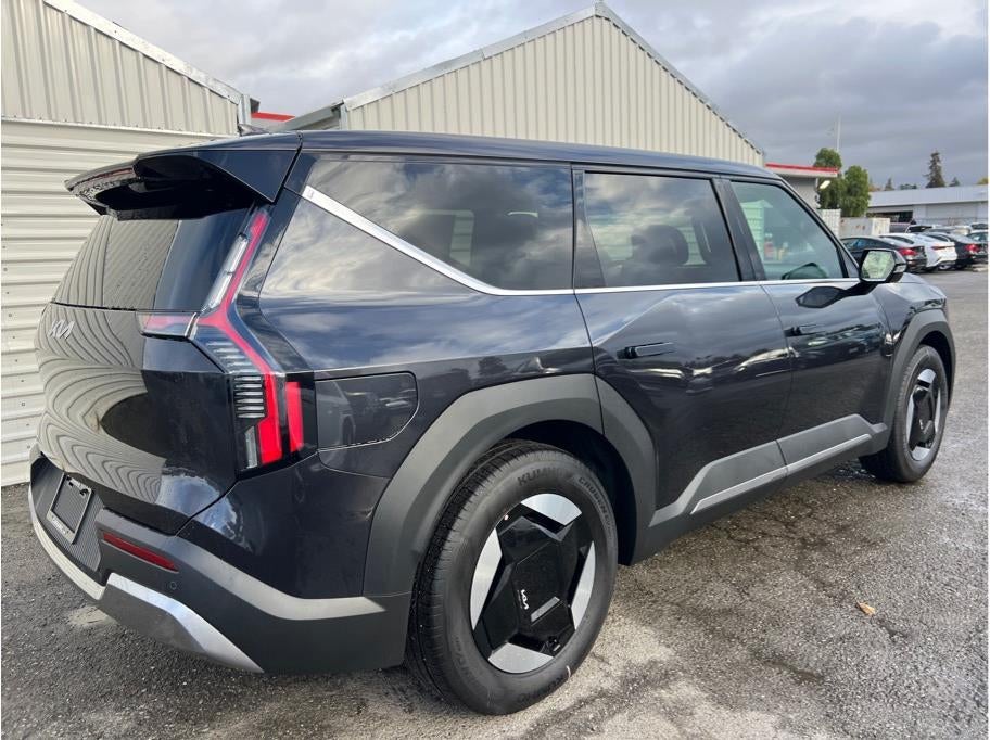 2026 Kia EV9 Light Long Range