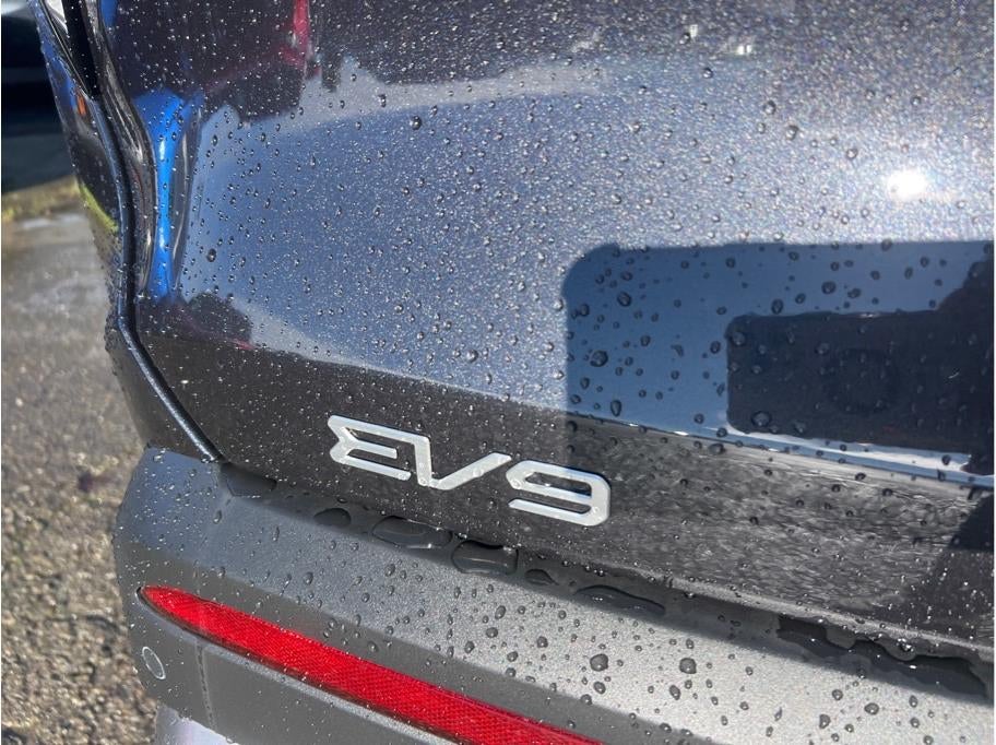 2026 Kia EV9 Light Long Range