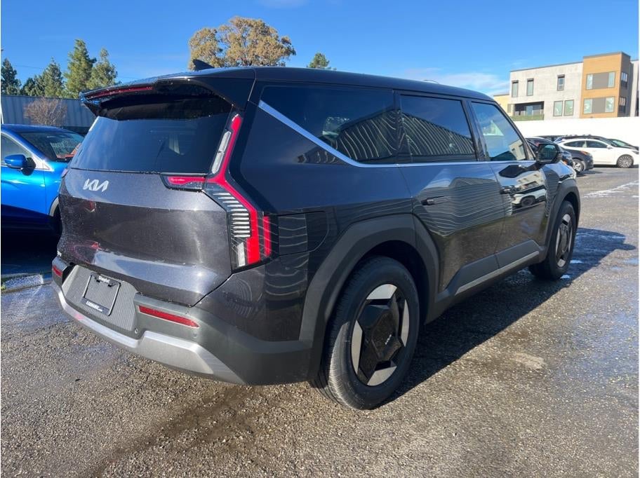 2026 Kia EV9 Light Long Range