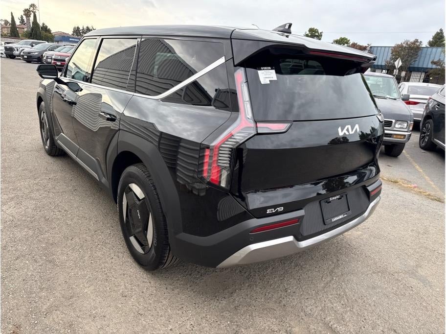 2026 Kia EV9 Light Long Range