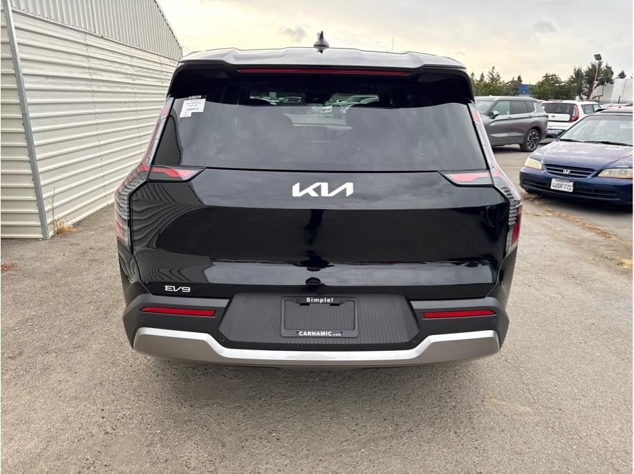 2026 Kia EV9 Light Long Range