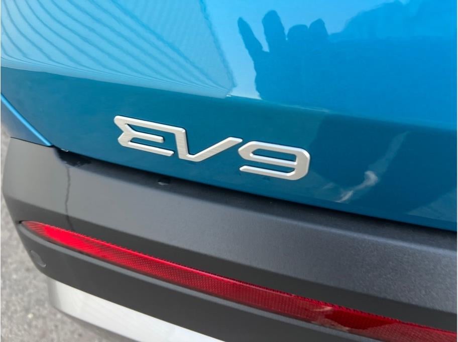 2026 Kia EV9 Wind