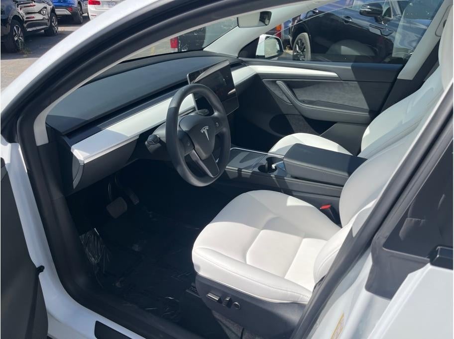 2025 Tesla Model Y Long Range Sport Utility 4D
