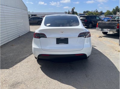 2025 Tesla Model Y Long Range Sport Utility 4D