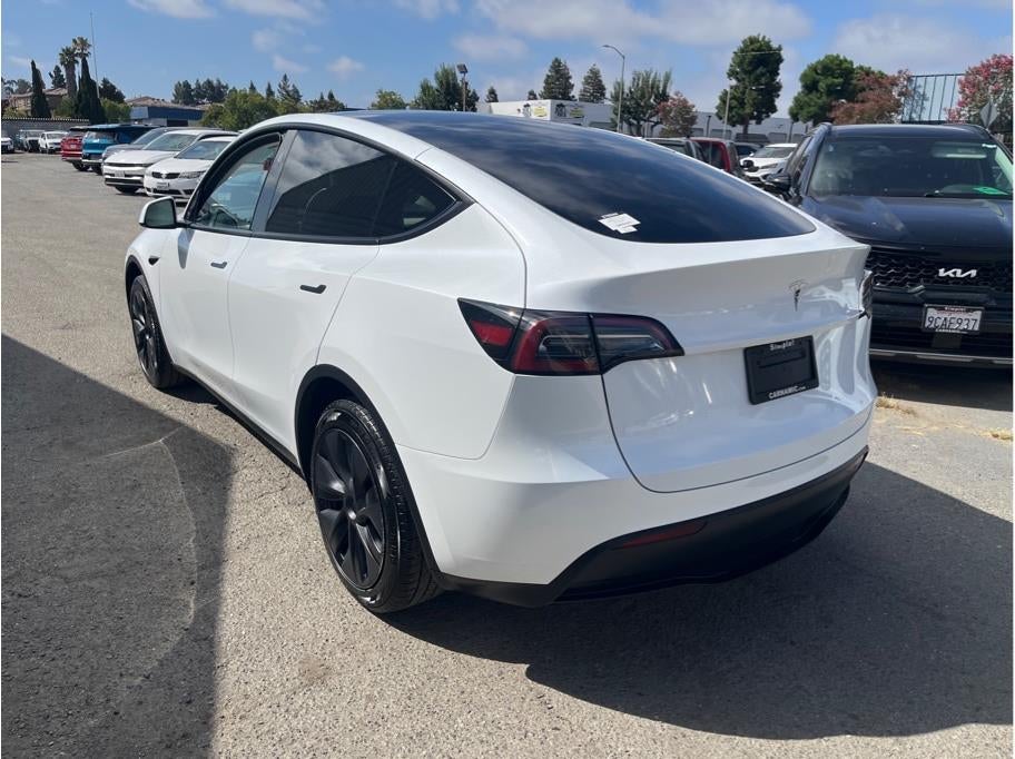 2025 Tesla Model Y Long Range Sport Utility 4D