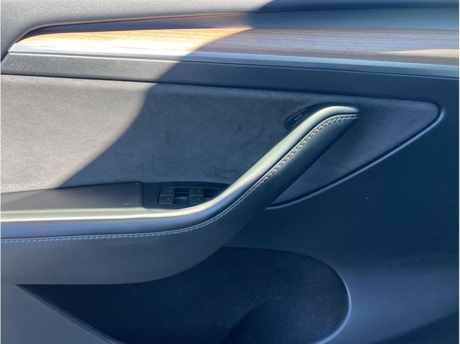 2023 Tesla Model Y Long Range Sport Utility 4D
