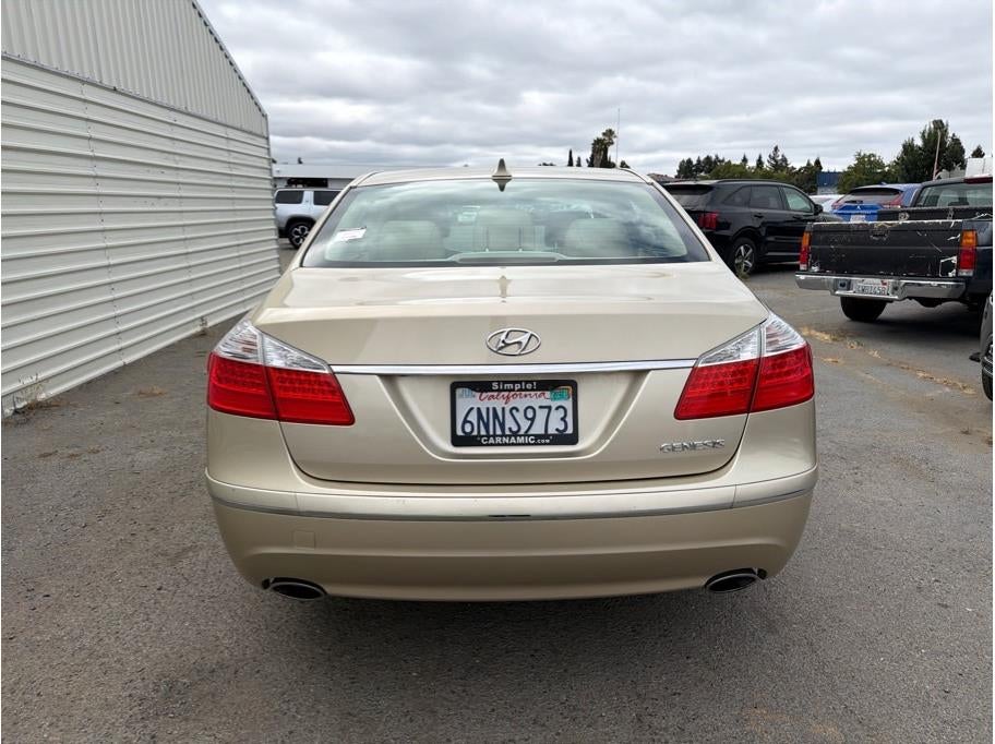 2011 Hyundai Genesis 3.8 Sedan 4D