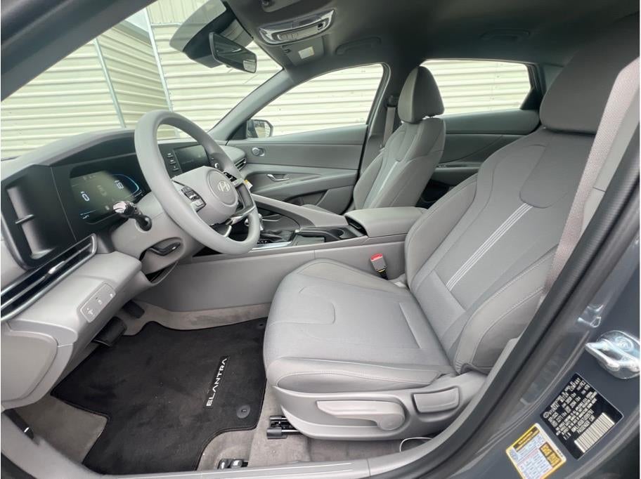 2026 Hyundai Elantra SE Sedan 4D