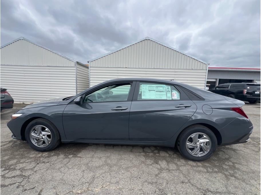 2026 Hyundai Elantra SE Sedan 4D
