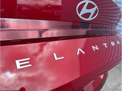 2024 Hyundai Elantra SE Sedan 4D