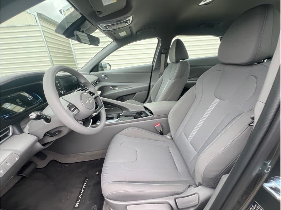 2026 Hyundai Elantra SE Sedan 4D