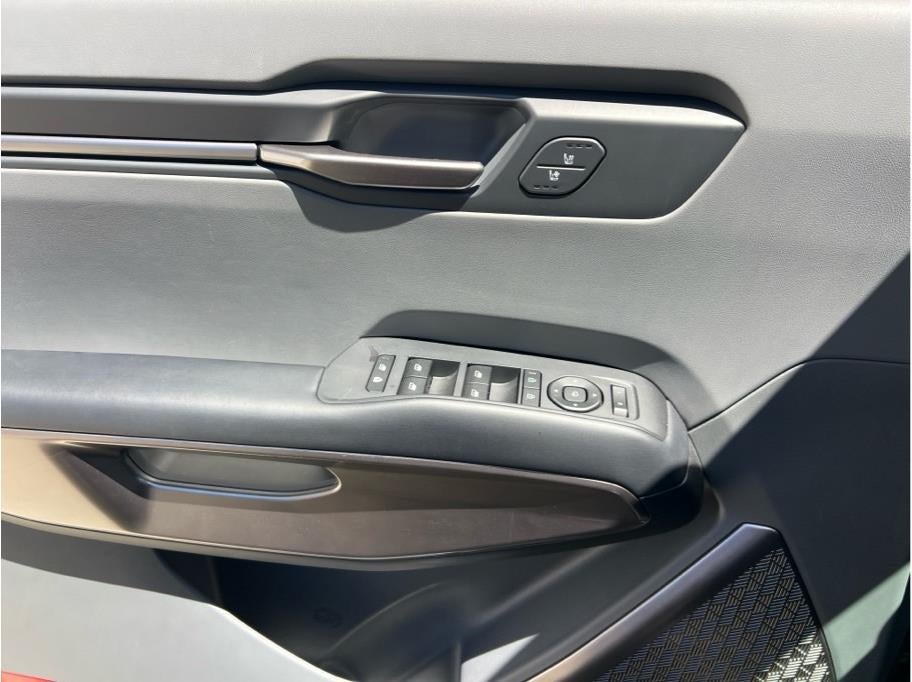 2024 Kia EV9 Light Long Range Sport Utility 4D