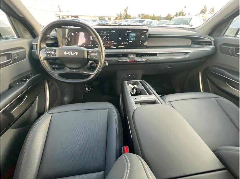 2024 Kia EV9 Light Long Range Sport Utility 4D