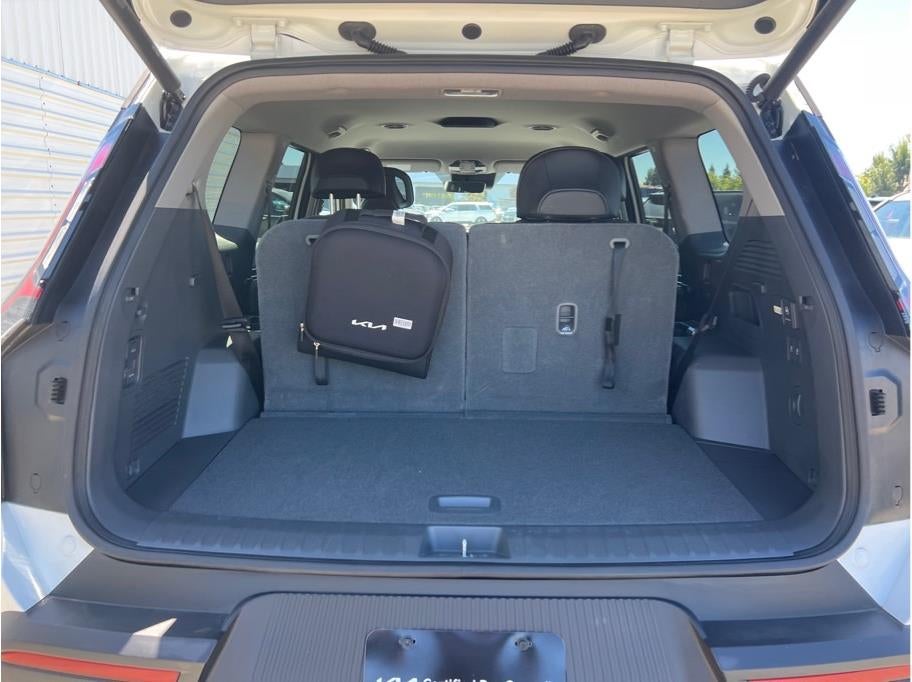 2024 Kia EV9 Light Long Range Sport Utility 4D