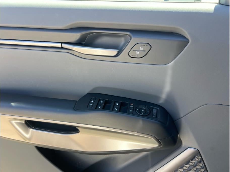 2024 Kia EV9 Light Long Range Sport Utility 4D