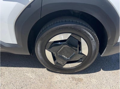 2024 Kia EV9 Light Long Range Sport Utility 4D