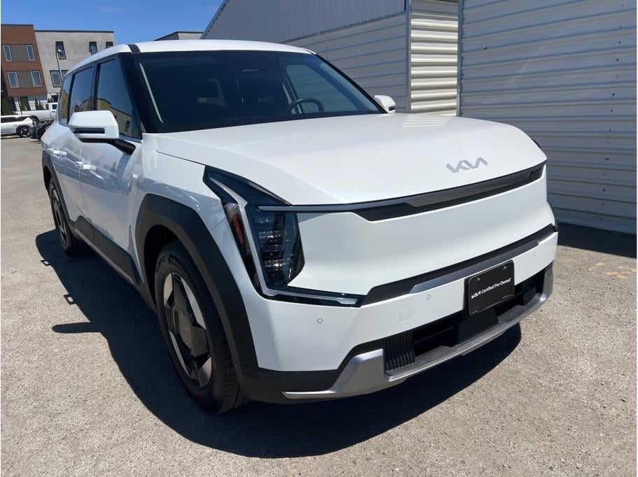 2024 Kia EV9 Light Long Range Sport Utility 4D