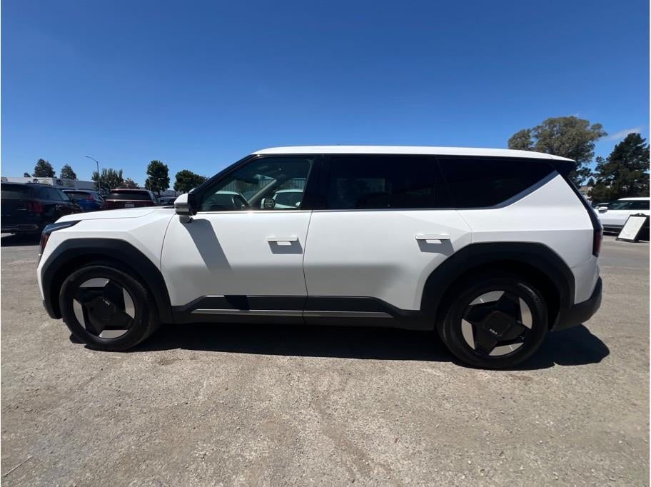 2024 Kia EV9 Light Long Range Sport Utility 4D