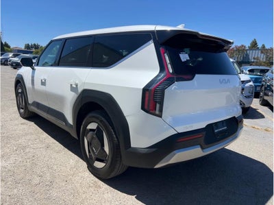 2024 Kia EV9 Light Long Range Sport Utility 4D