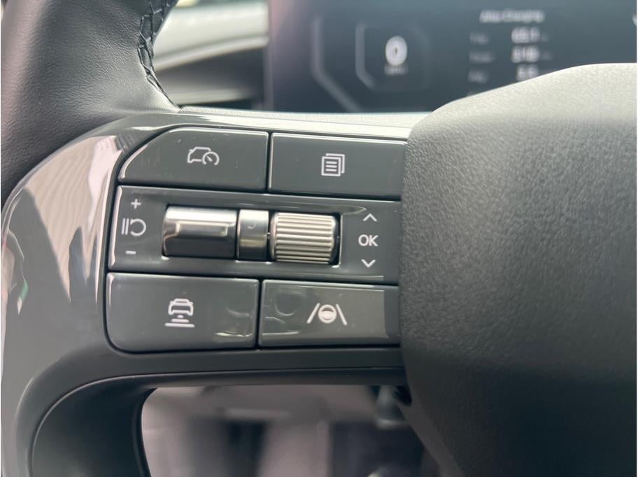 2024 Kia EV9 Light Long Range Sport Utility 4D