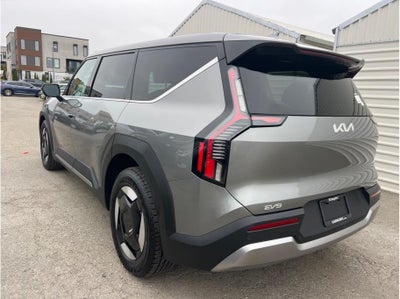 2024 Kia EV9 Light Long Range Sport Utility 4D