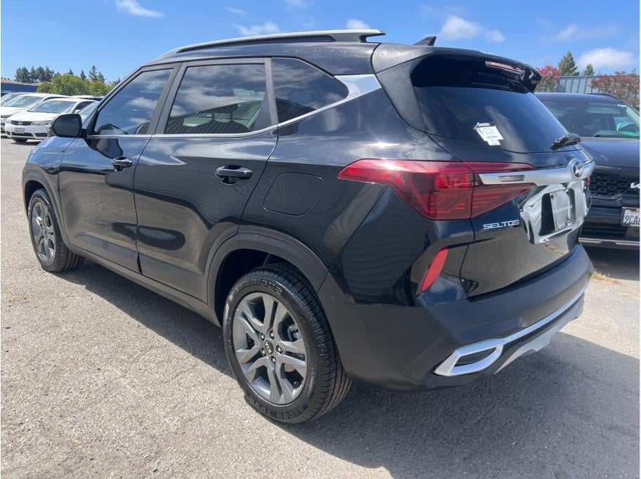 2021 Kia Seltos S FWD