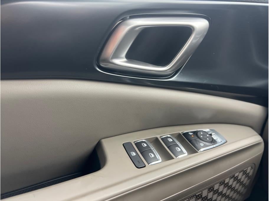 2026 Kia Carnival Hybrid LX